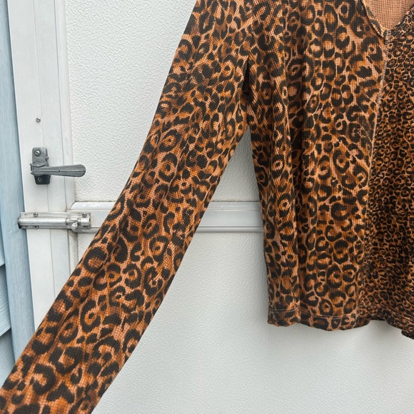 Anthropologie Pilcro Leopard Print Top Women XL Thermal Knit Split Neck Brown - Picture 7 of 13